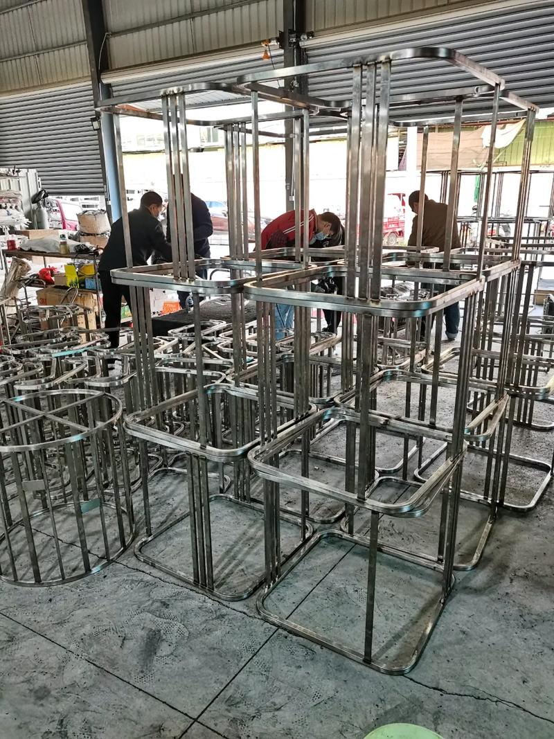 不銹鋼輕奢風家具與鋁制精品 去商場不如來工廠，定制您的品質生活